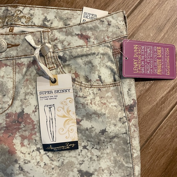 American Rag Splatter Dyed Capri Jeans - Picture 6 of 8